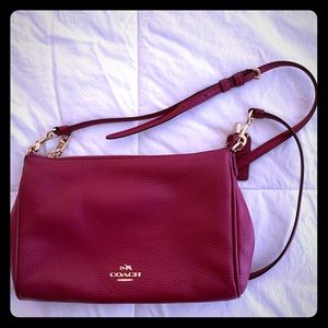 ⬇️ EEUC Coach Crossbody Pebbled Leather Purse